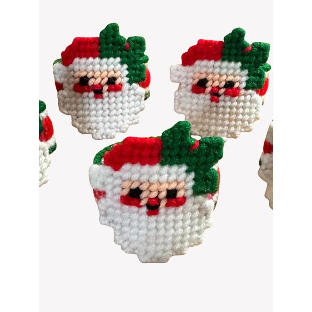 VTG Santa Claus Handmade Plastic‎ Canvas Napkin Rings Set of 5 Needlepoint